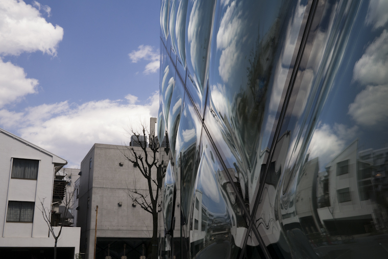 turning back on itself // minamiaoyama